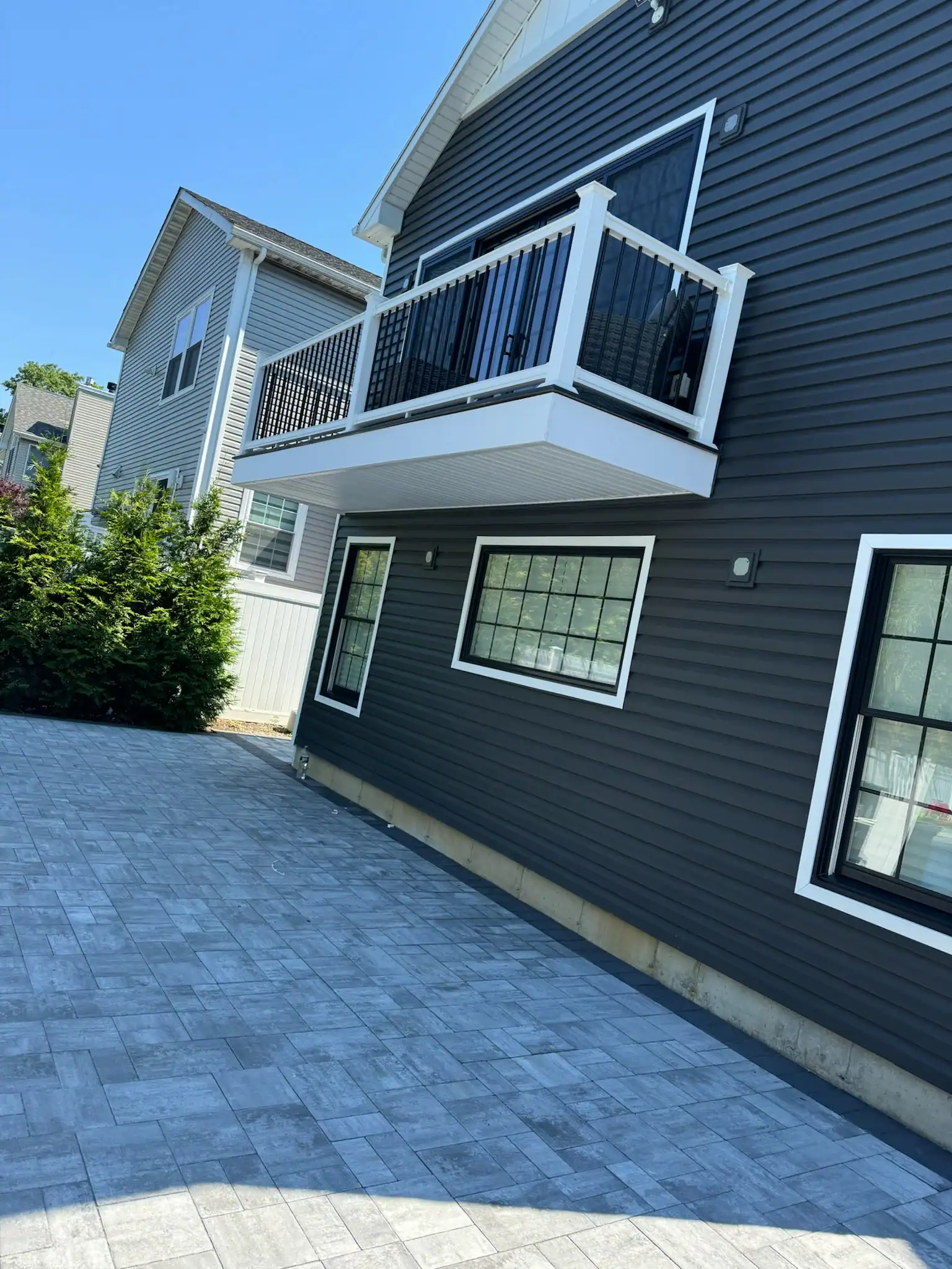 Modern House Patio Nassau County New York