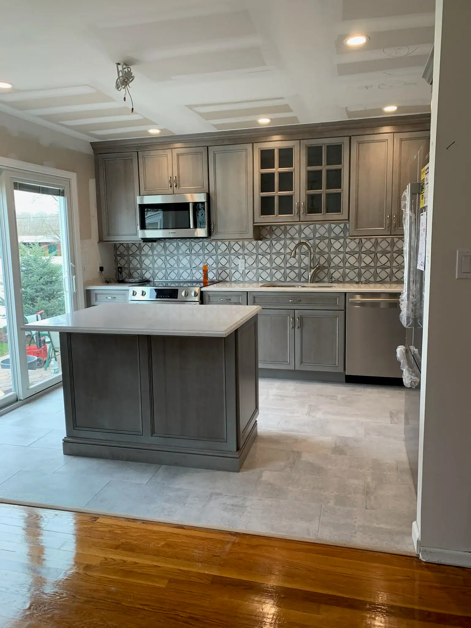 Modern Kitchen With Island Nassau County New York